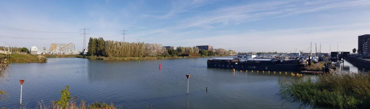 Wheelhouse Euphrate Houseboat Bed & Breakfast Diemen Bagian luar foto