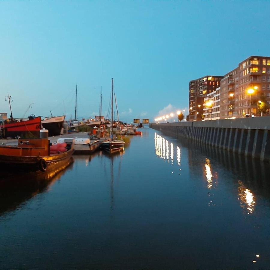 Wheelhouse Euphrate Houseboat Bed & Breakfast Diemen Bagian luar foto