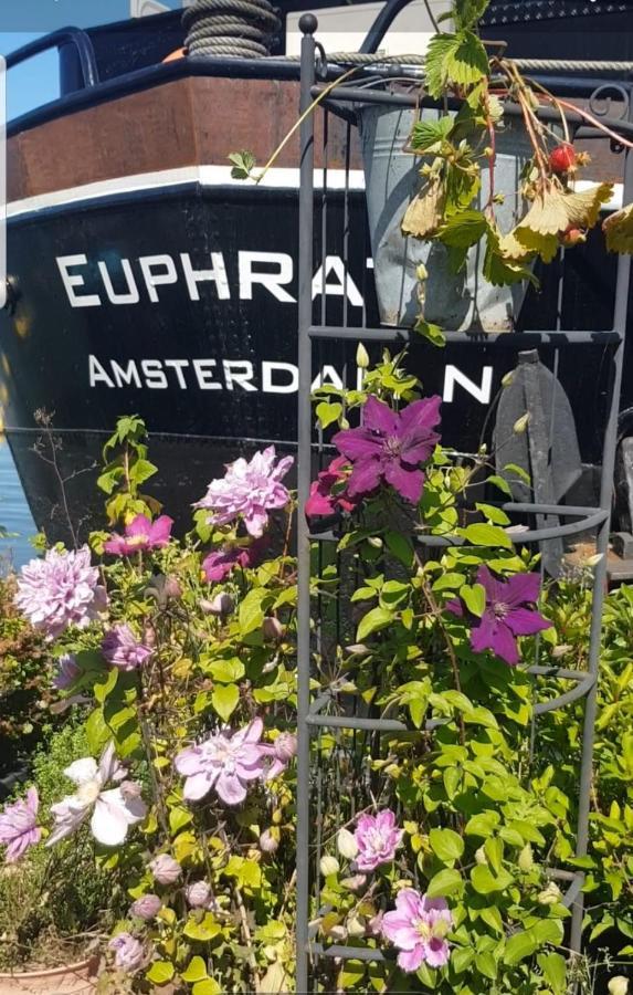 Wheelhouse Euphrate Houseboat Bed & Breakfast Diemen Bagian luar foto