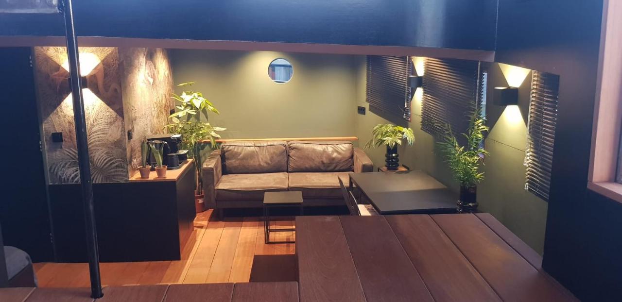 Wheelhouse Euphrate Houseboat Bed & Breakfast Diemen Bagian luar foto