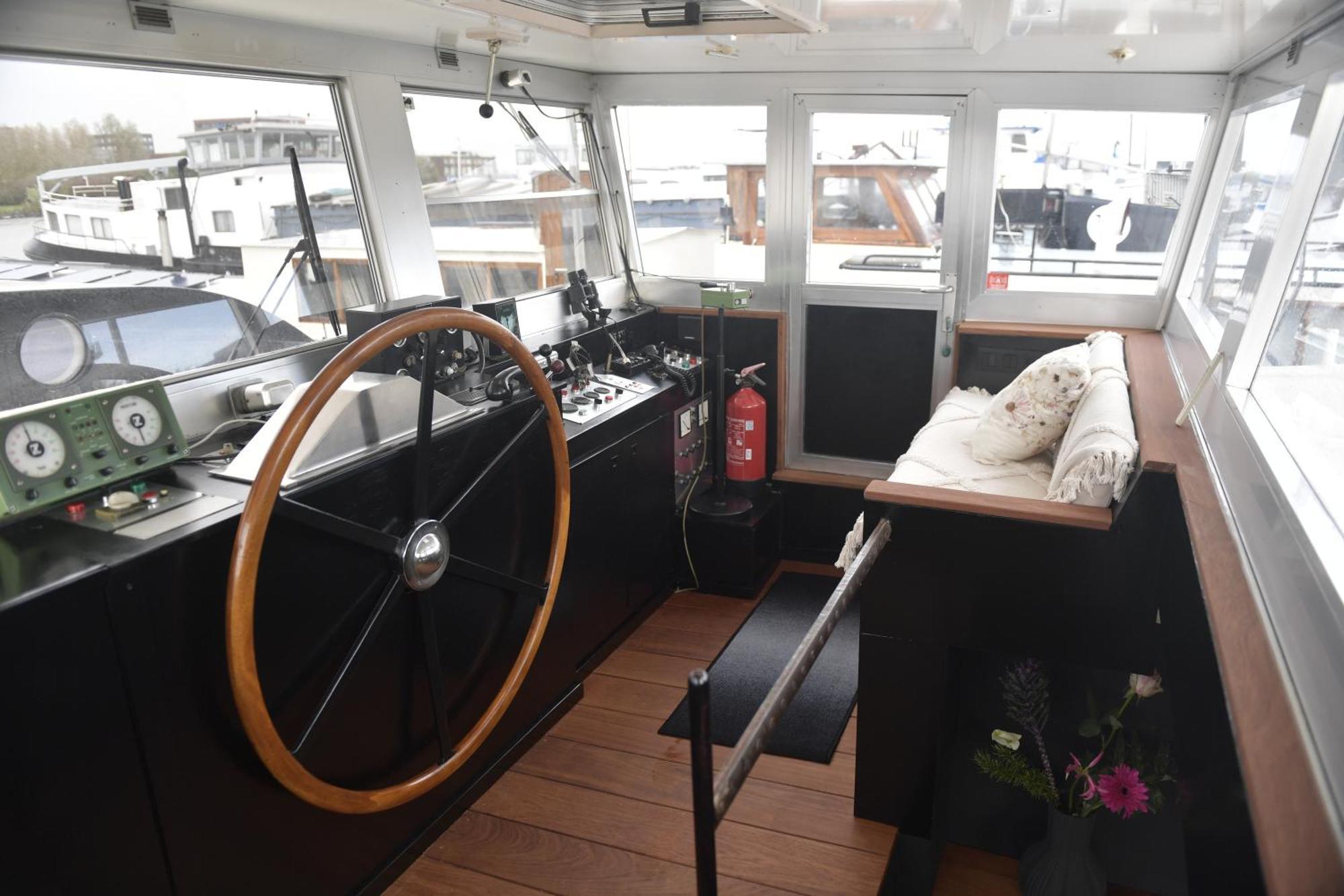 Wheelhouse Euphrate Houseboat Bed & Breakfast Diemen Bagian luar foto